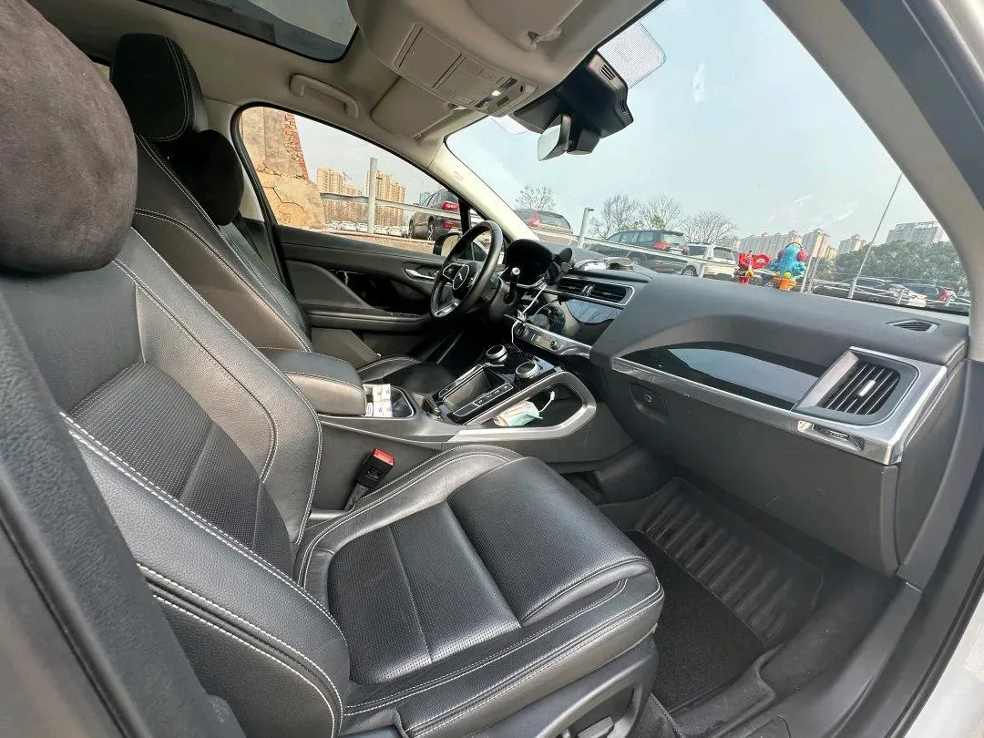 2018 Land Rover Range Rover Velar 2.0T 250HP L4 8AT,autocango,china used car exporter,china ev exporter,chinese used car exporter,chinese used ev exporter