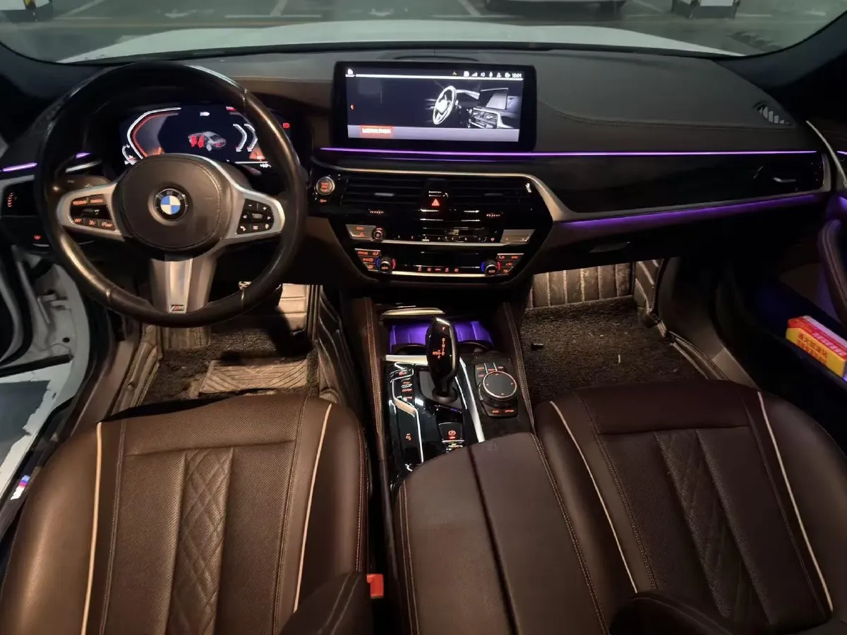 2022 BMW 5 Series 2.0T 184HP L4 8AT,autocango,china used car exporter,china ev exporter,chinese used car exporter,chinese used ev exporter