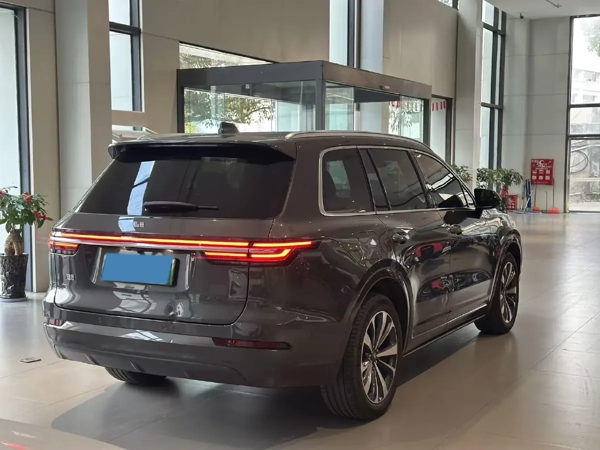 2021 Li ONE Range Extended 131HP REEV 40.5KWH,autocango,china used car exporter,china ev exporter,chinese used car exporter,chinese used ev exporter