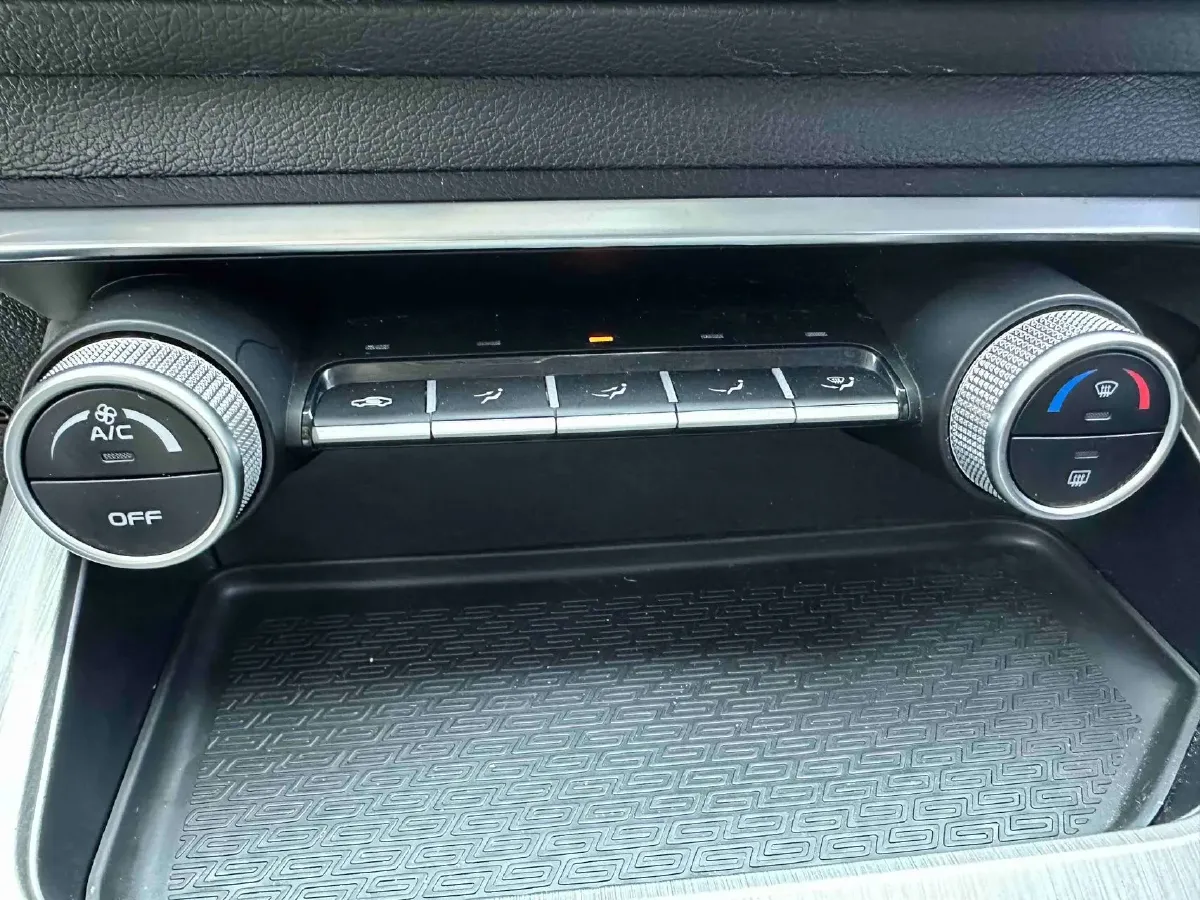 2021 Geely Coolray 1.4T 141HP L4 6DCT,autocango,china used car exporter,china ev exporter,chinese used car exporter,chinese used ev exporter