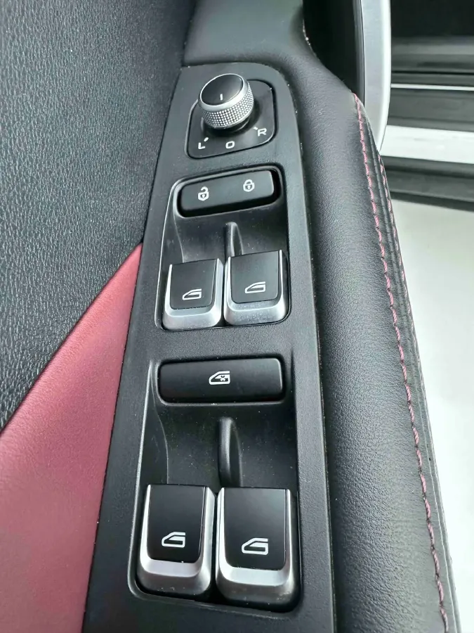 2021 Geely Coolray 1.4T 141HP L4 6DCT,autocango,china used car exporter,china ev exporter,chinese used car exporter,chinese used ev exporter