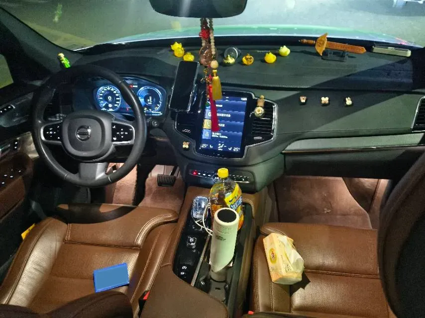 2022 Volvo XC90 PHEV 2.0T 310HP L4 8AT PHEV 18.8KWH,autocango,china used car exporter,china ev exporter,chinese used car exporter,chinese used ev exporter