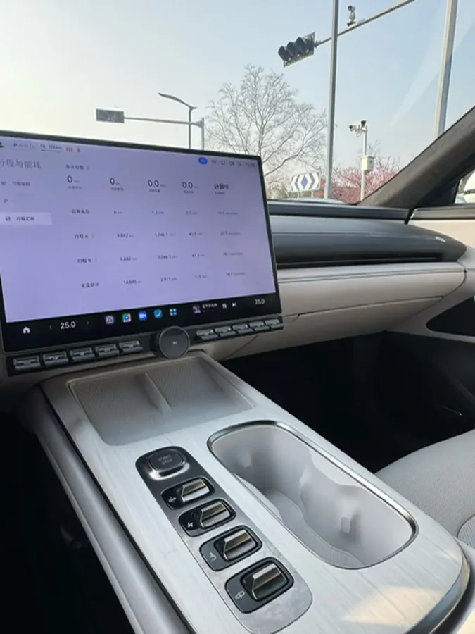 2024 MI SU7 BEV 101KWH,autocango,china used car exporter,china ev exporter,chinese used car exporter,chinese used ev exporter