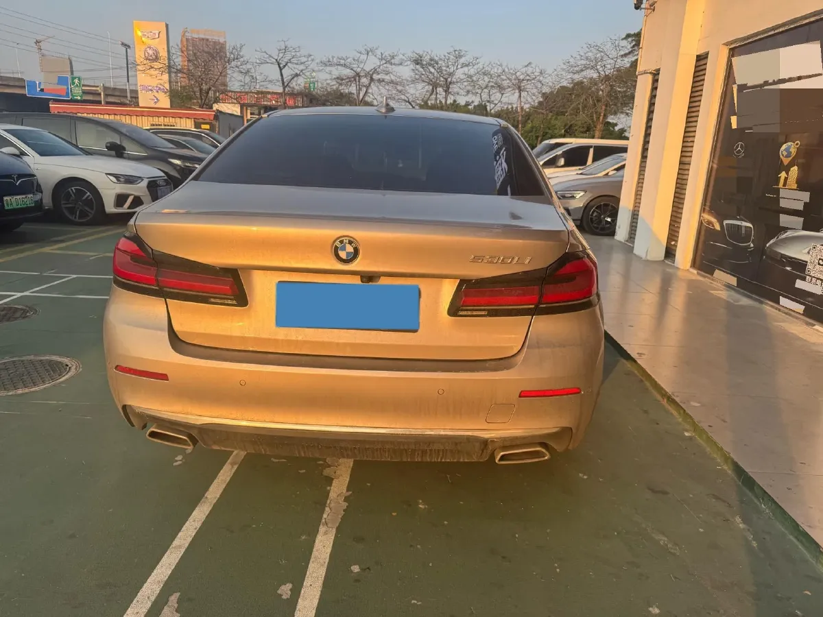 2022 BMW 5 Series 2.0T 252HP L4 8AT,autocango,china used car exporter,china ev exporter,chinese used car exporter,chinese used ev exporter