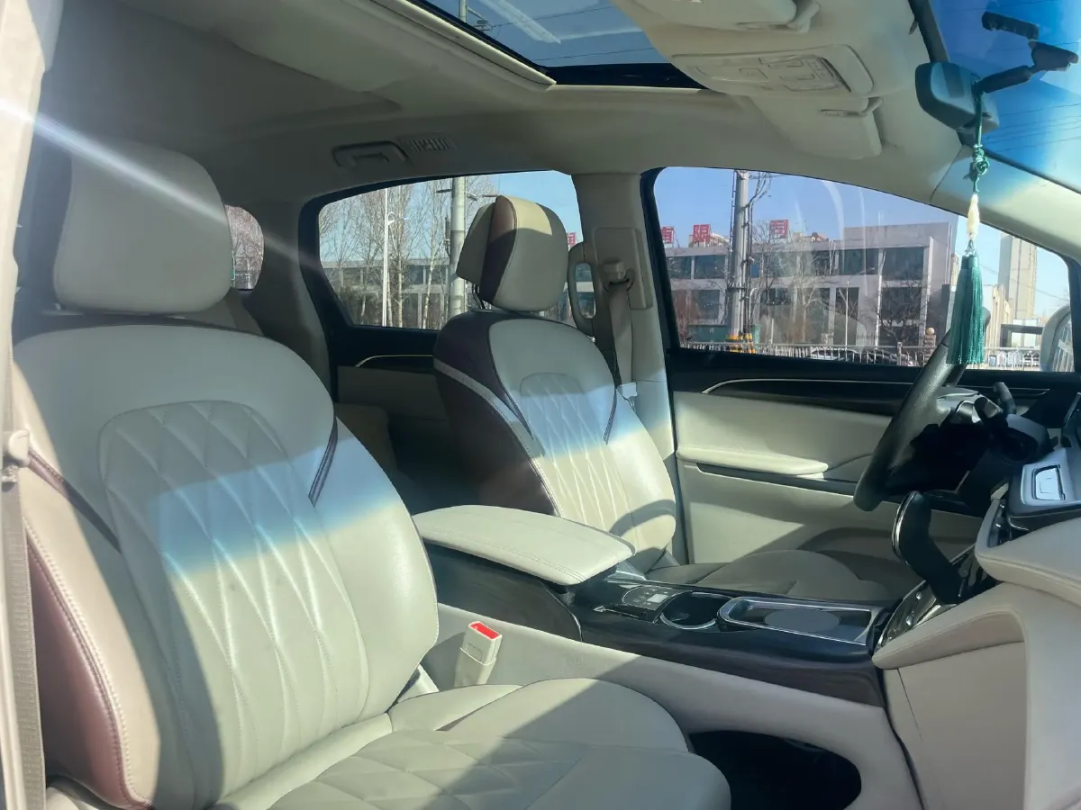 2023 Buick GL8 2.0T 237HP L4 9AT,autocango,china used car exporter,china ev exporter,chinese used car exporter,chinese used ev exporter