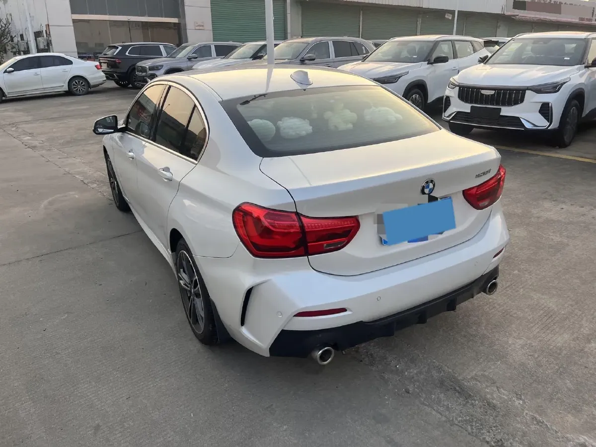 2021 BMW 1 Series 1.5T 140HP L3 7DCT,autocango,china used car exporter,china ev exporter,chinese used car exporter,chinese used ev exporter