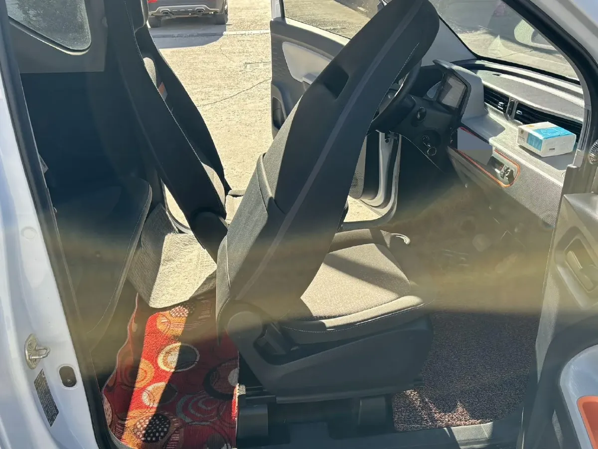 2020 WuLing HongGuang MINI EV BEV 13.8KWH,autocango,china used car exporter,china ev exporter,chinese used car exporter,chinese used ev exporter