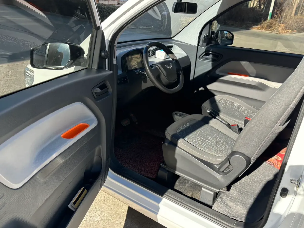 2020 WuLing HongGuang MINI EV BEV 13.8KWH,autocango,china used car exporter,china ev exporter,chinese used car exporter,chinese used ev exporter