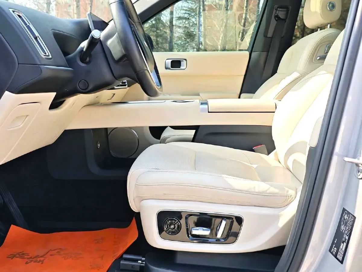 2023 Li L8 Range Extended 154HP REEV 40.9KWH,autocango,china used car exporter,china ev exporter,chinese used car exporter,chinese used ev exporter