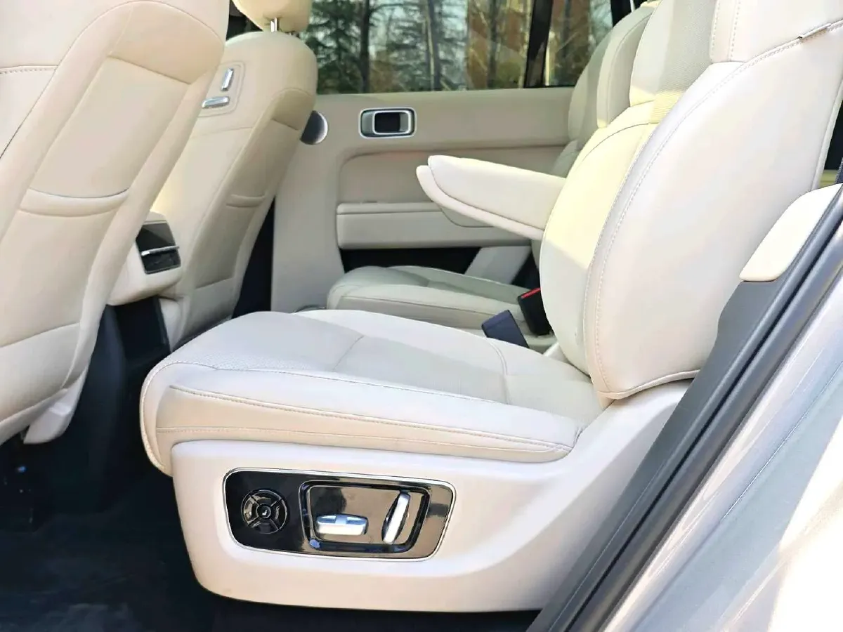 2023 Li L8 Range Extended 154HP REEV 40.9KWH,autocango,china used car exporter,china ev exporter,chinese used car exporter,chinese used ev exporter