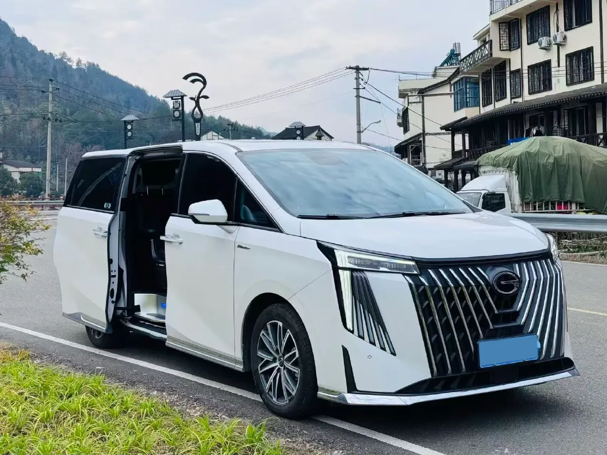 2024 GAC Trumpchi M8 2.0T 252HP L4 8AT,autocango,china used car exporter,china ev exporter,chinese used car exporter,chinese used ev exporter