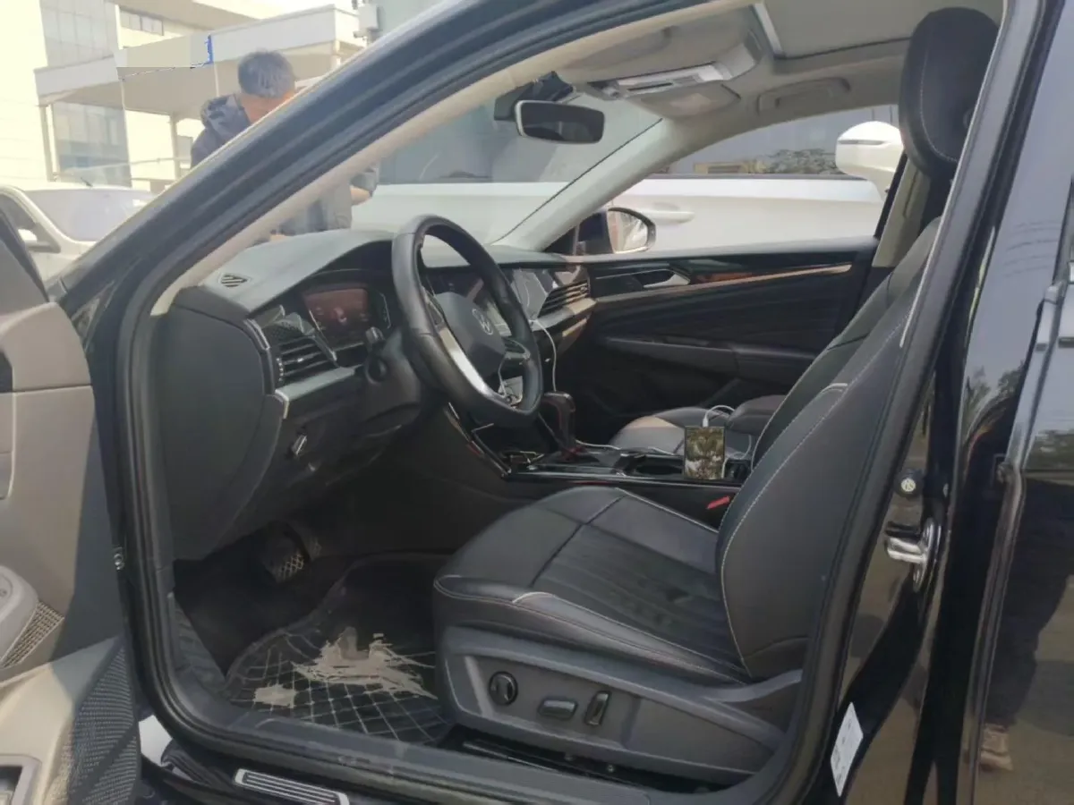 2021 Volkswagen Passat 2.0T 186HP L4 7DCT,autocango,china used car exporter,china ev exporter,chinese used car exporter,chinese used ev exporter