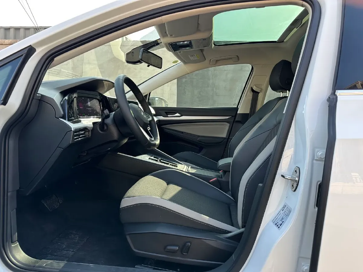 2021 Volkswagen Golf 1.4T 150HP L4 7DCT,autocango,china used car exporter,china ev exporter,chinese used car exporter,chinese used ev exporter