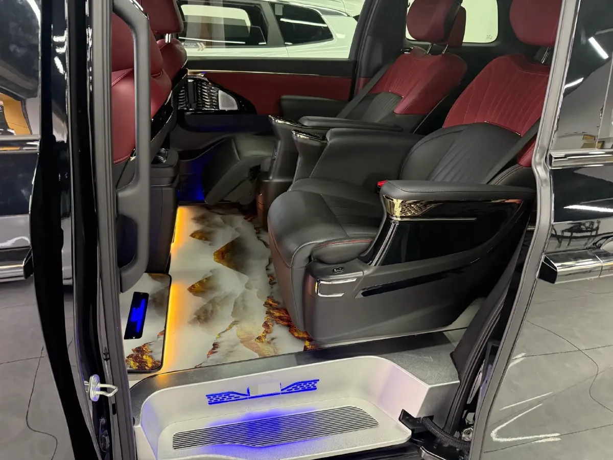 2024 GAC Trumpchi M8 2.0T 252HP L4 8AT,autocango,china used car exporter,china ev exporter,chinese used car exporter,chinese used ev exporter