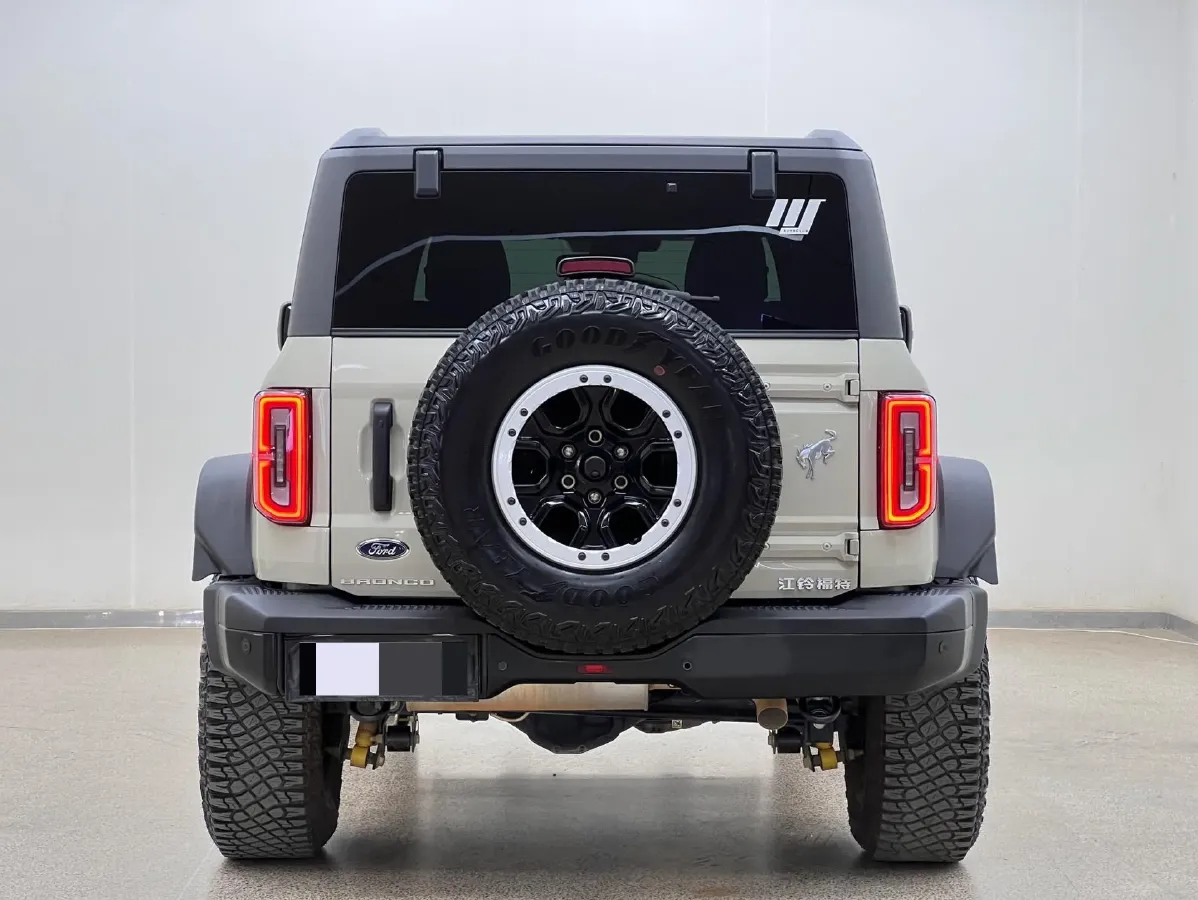 2024 Ford Bronco 2.3T 275HP L4 10AT,autocango,china used car exporter,china ev exporter,chinese used car exporter,chinese used ev exporter