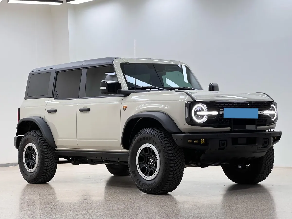 2024 Ford Bronco 2.3T 275HP L4 10AT,autocango,china used car exporter,china ev exporter,chinese used car exporter,chinese used ev exporter