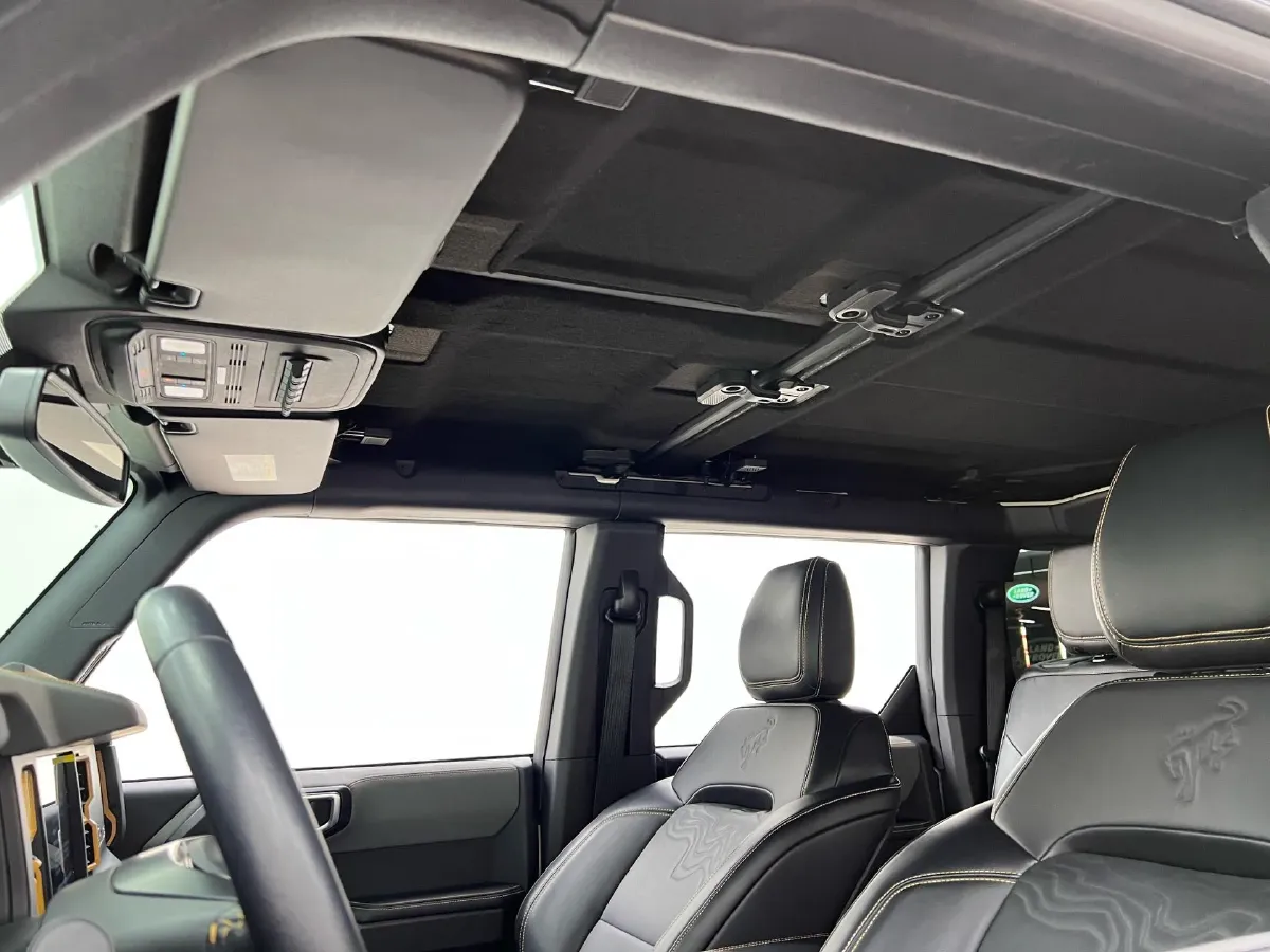 2024 Ford Bronco 2.3T 275HP L4 10AT,autocango,china used car exporter,china ev exporter,chinese used car exporter,chinese used ev exporter