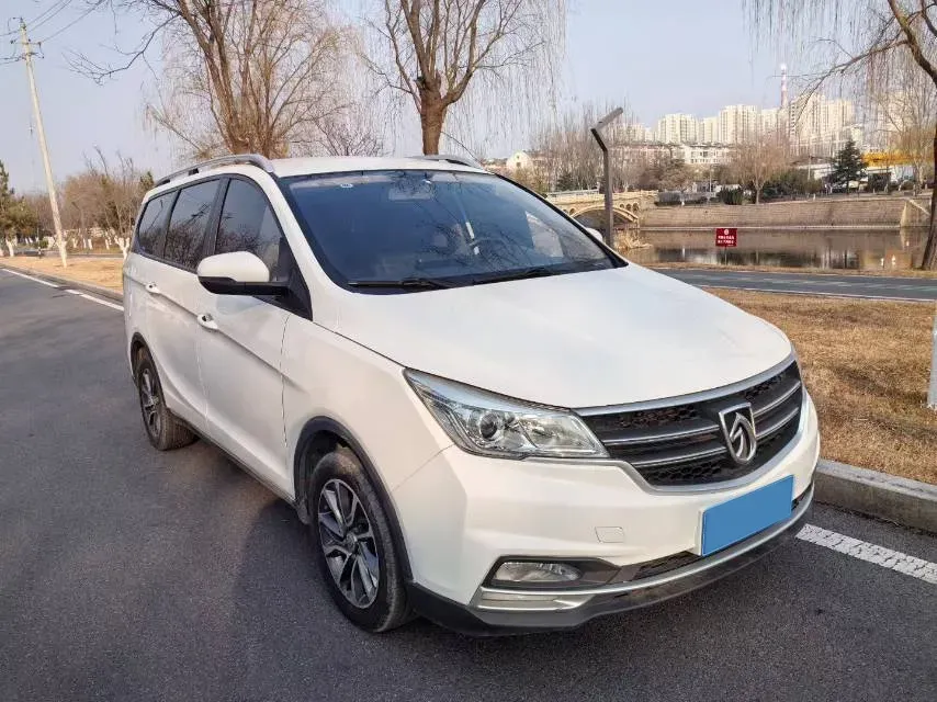 2019 BaoJun 730 1.5T 151HP L4 CVT,autocango,china used car exporter,china ev exporter,chinese used car exporter,chinese used ev exporter