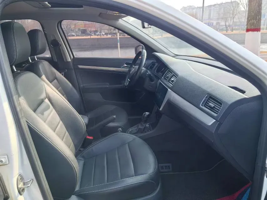 2019 BaoJun 730 1.5T 151HP L4 CVT,autocango,china used car exporter,china ev exporter,chinese used car exporter,chinese used ev exporter