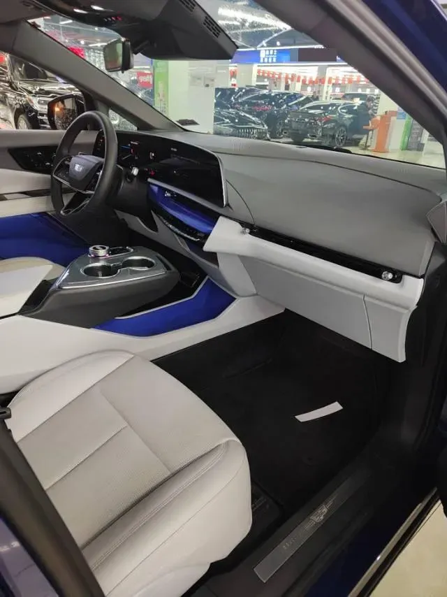 2024 Cadillac OPTIQ BEV 68.4KWH,autocango,china used car exporter,china ev exporter,chinese used car exporter,chinese used ev exporter