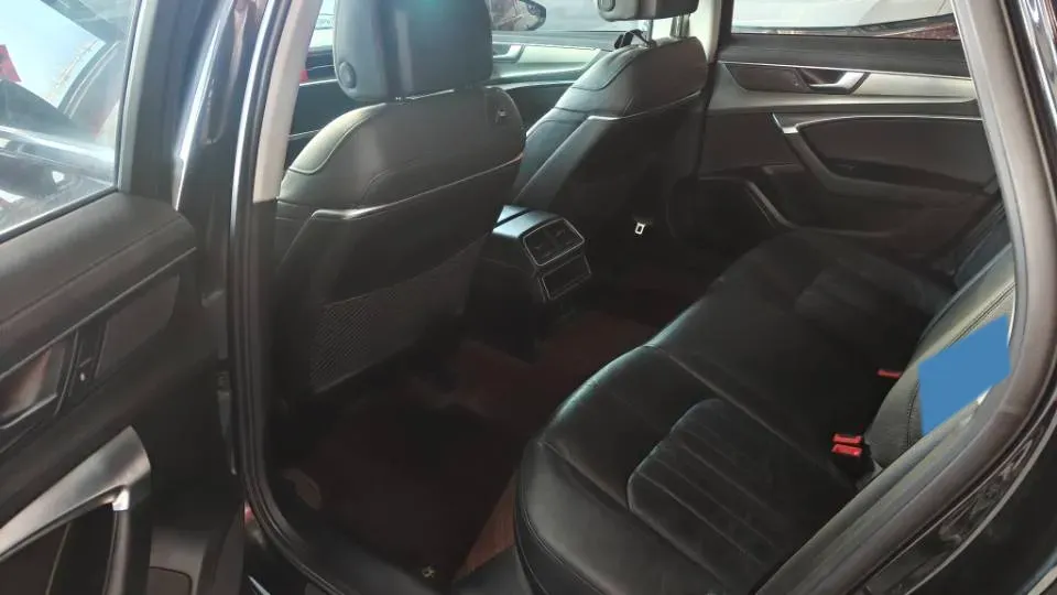 2020 Audi A6L 2.0T 190HP L4 7DCT,autocango,china used car exporter,china ev exporter,chinese used car exporter,chinese used ev exporter