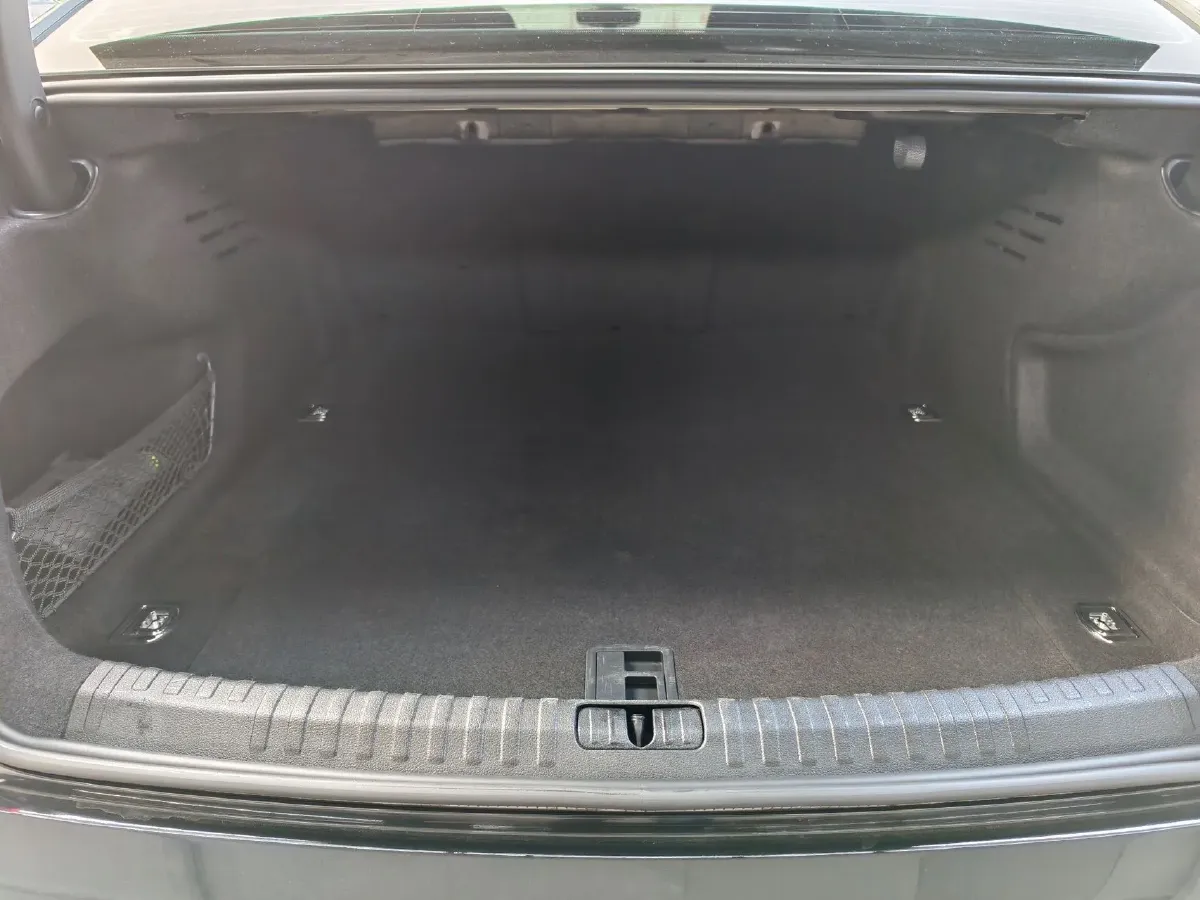 2024 Audi A6L 2.0T 190HP L4 7DCT,autocango,china used car exporter,china ev exporter,chinese used car exporter,chinese used ev exporter