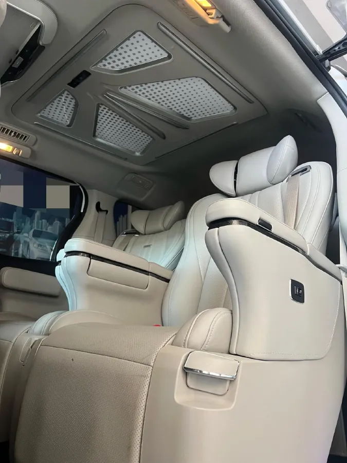 2022 Buick GL8 2.0T 237HP L4 9AT,autocango,china used car exporter,china ev exporter,chinese used car exporter,chinese used ev exporter