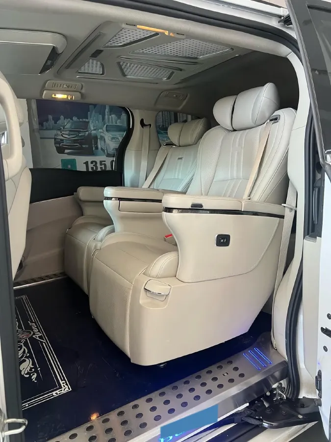 2022 Buick GL8 2.0T 237HP L4 9AT,autocango,china used car exporter,china ev exporter,chinese used car exporter,chinese used ev exporter