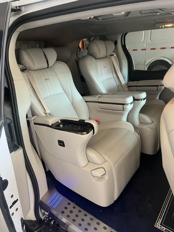 2022 Buick GL8 2.0T 237HP L4 9AT,autocango,china used car exporter,china ev exporter,chinese used car exporter,chinese used ev exporter