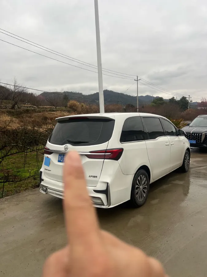 2022 Buick GL8 2.0T 237HP L4 9AT,autocango,china used car exporter,china ev exporter,chinese used car exporter,chinese used ev exporter