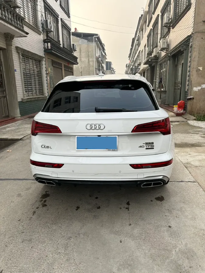2022 Audi Q5L 2.0T 190HP L4 7DCT,autocango,china used car exporter,china ev exporter,chinese used car exporter,chinese used ev exporter
