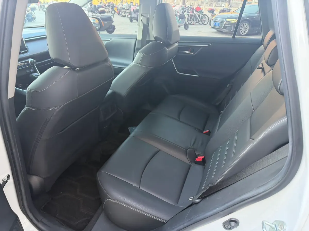 2021 Toyota RAV4 2.0L 171HP L4 CVT,autocango,china used car exporter,china ev exporter,chinese used car exporter,chinese used ev exporter