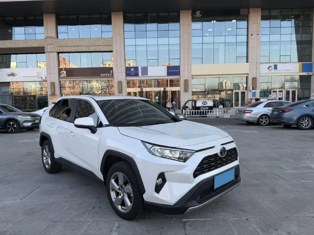 2021 Toyota RAV4 2.0L 171HP L4 CVT,autocango,china used car exporter,china ev exporter,chinese used car exporter,chinese used ev exporter
