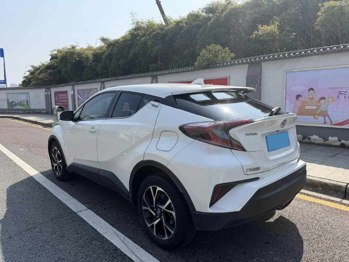 2021 Toyota C-HR 2.0L 171HP L4 CVT,autocango,china used car exporter,china ev exporter,chinese used car exporter,chinese used ev exporter