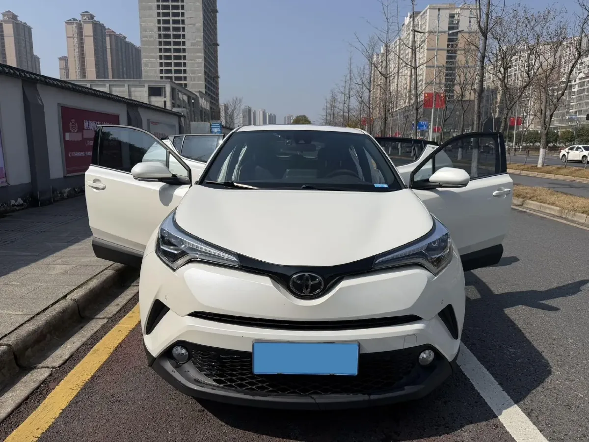 2021 Toyota C-HR 2.0L 171HP L4 CVT,autocango,china used car exporter,china ev exporter,chinese used car exporter,chinese used ev exporter