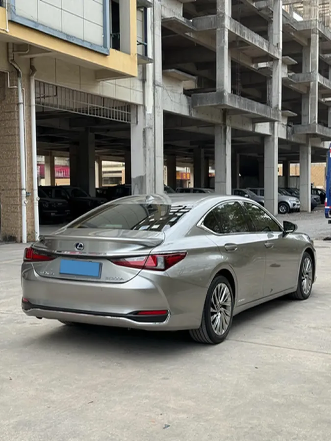 2021 Lexus ES 2.5L 178HP L4 E-CVT Hybrid,autocango,china used car exporter,china ev exporter,chinese used car exporter,chinese used ev exporter