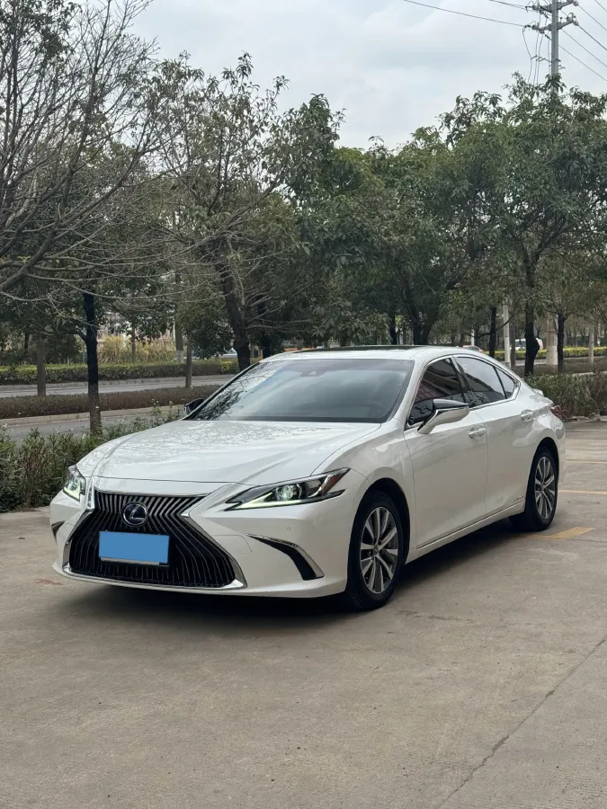 2018 Lexus ES 2.5L 178HP L4 E-CVT Hybrid,autocango,china used car exporter,china ev exporter,chinese used car exporter,chinese used ev exporter