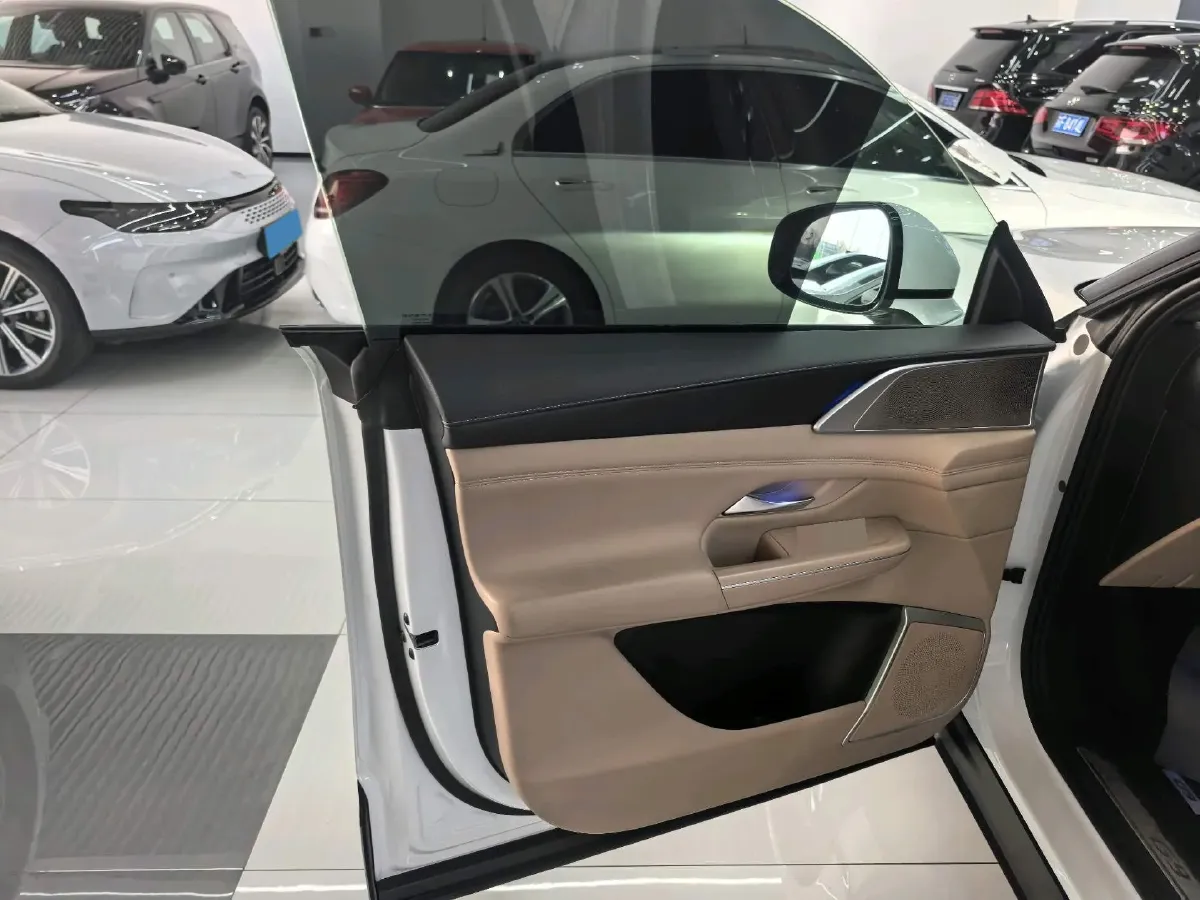 2025 Xpeng G9 BEV 79KWH,autocango,china used car exporter,china ev exporter,chinese used car exporter,chinese used ev exporter