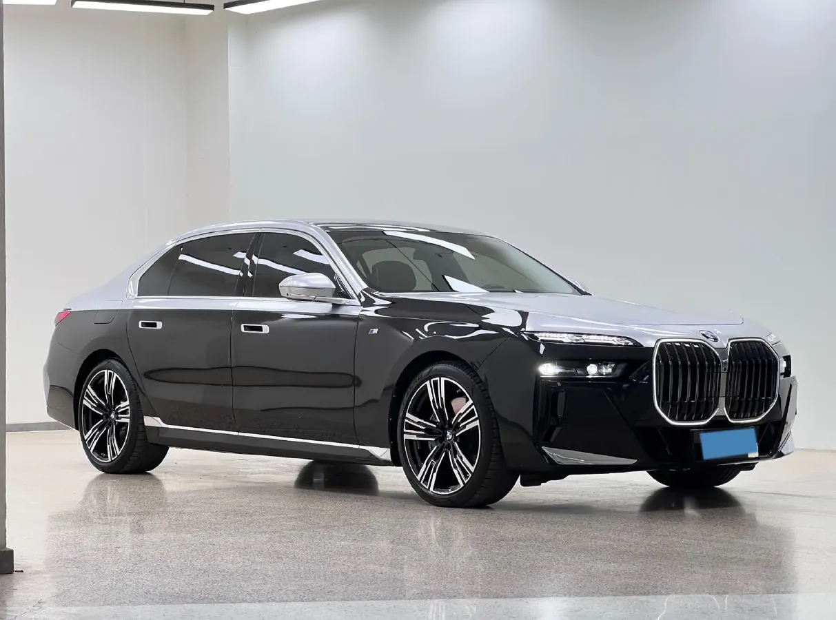 2023 BMW 7 Series 3.0T 381HP L6 8AT,autocango,china used car exporter,china ev exporter,chinese used car exporter,chinese used ev exporter