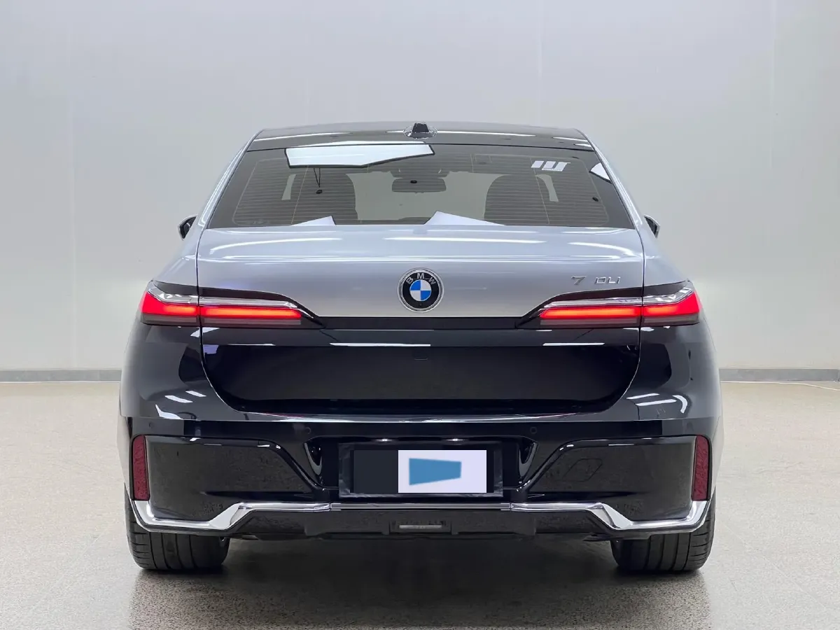 2023 BMW 7 Series 3.0T 381HP L6 8AT,autocango,china used car exporter,china ev exporter,chinese used car exporter,chinese used ev exporter
