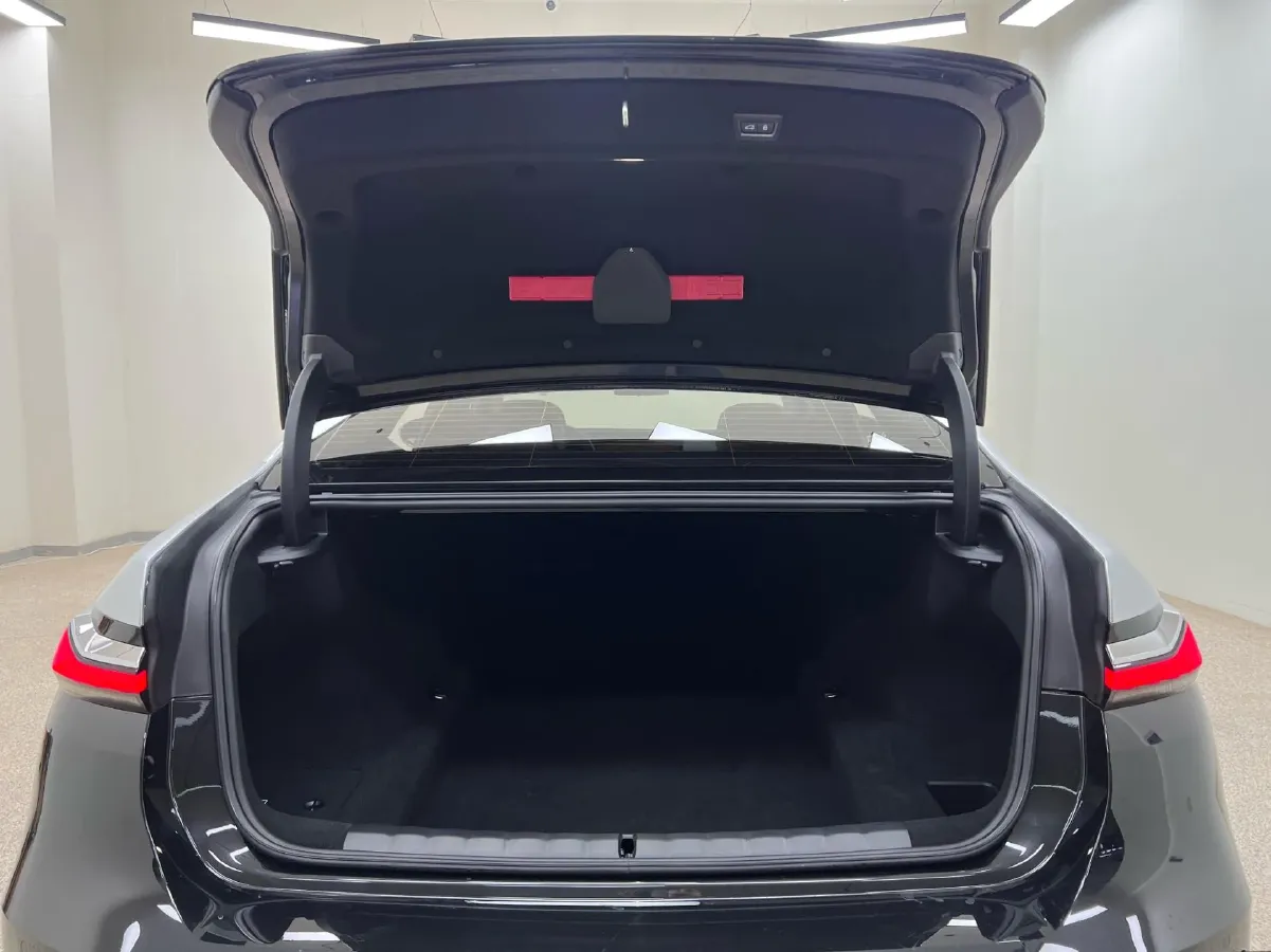 2023 BMW 7 Series 3.0T 381HP L6 8AT,autocango,china used car exporter,china ev exporter,chinese used car exporter,chinese used ev exporter