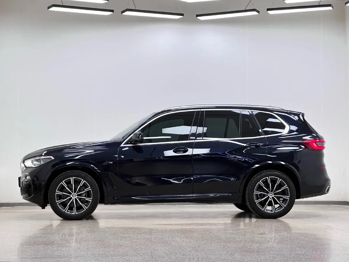 2020 BMW X5 3.0T 340HP L6 8AT,autocango,china used car exporter,china ev exporter,chinese used car exporter,chinese used ev exporter