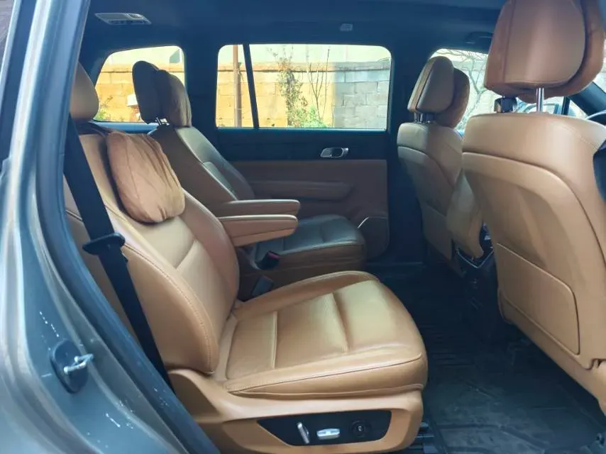 2021 Li ONE Range Extended 131HP REEV 40.5KWH,autocango,china used car exporter,china ev exporter,chinese used car exporter,chinese used ev exporter