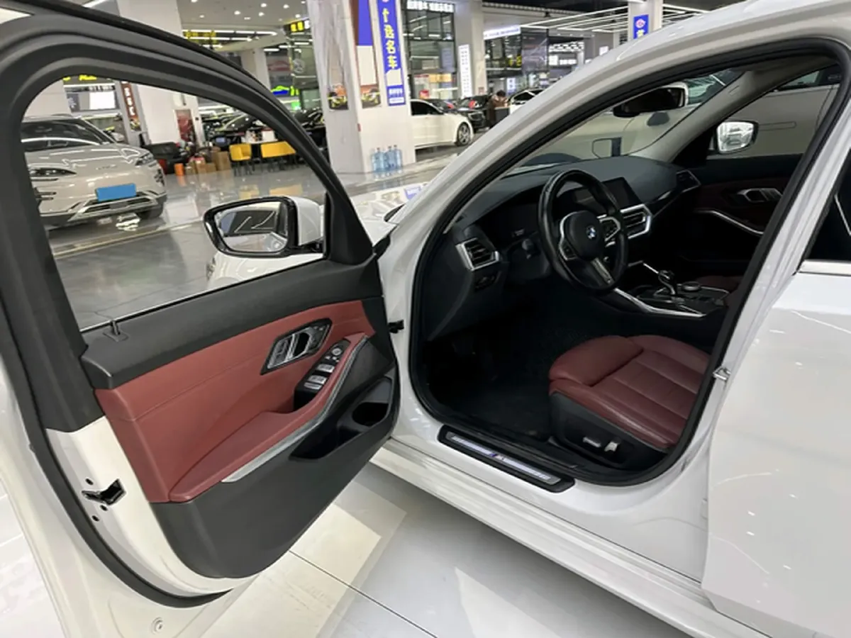 2021 BMW 3 Series 2.0T 156HP L4 8AT,autocango,china used car exporter,china ev exporter,chinese used car exporter,chinese used ev exporter