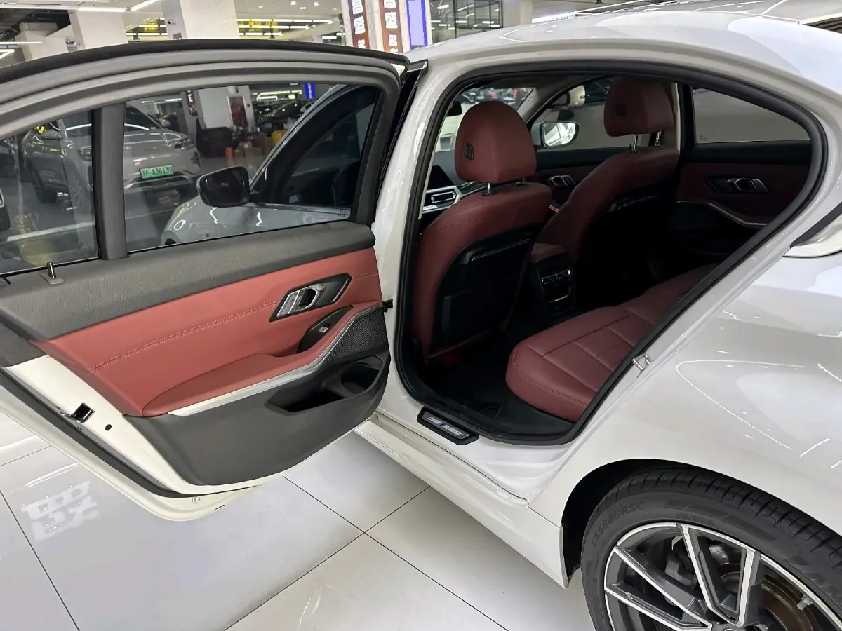 2021 BMW 3 Series 2.0T 156HP L4 8AT,autocango,china used car exporter,china ev exporter,chinese used car exporter,chinese used ev exporter