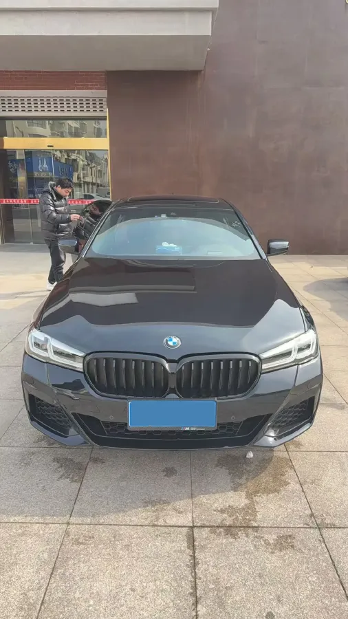 2022 BMW 5 Series 2.0T 252HP L4 8AT,autocango,china used car exporter,china ev exporter,chinese used car exporter,chinese used ev exporter
