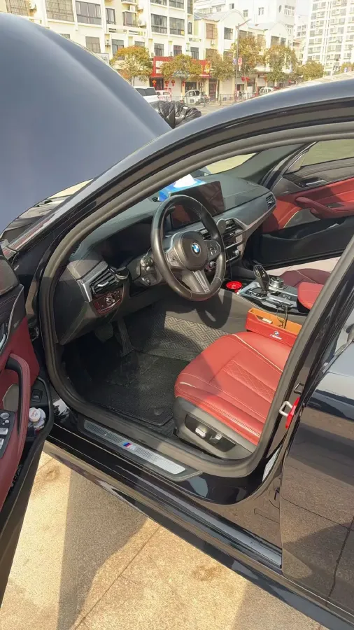 2022 BMW 5 Series 2.0T 252HP L4 8AT,autocango,china used car exporter,china ev exporter,chinese used car exporter,chinese used ev exporter