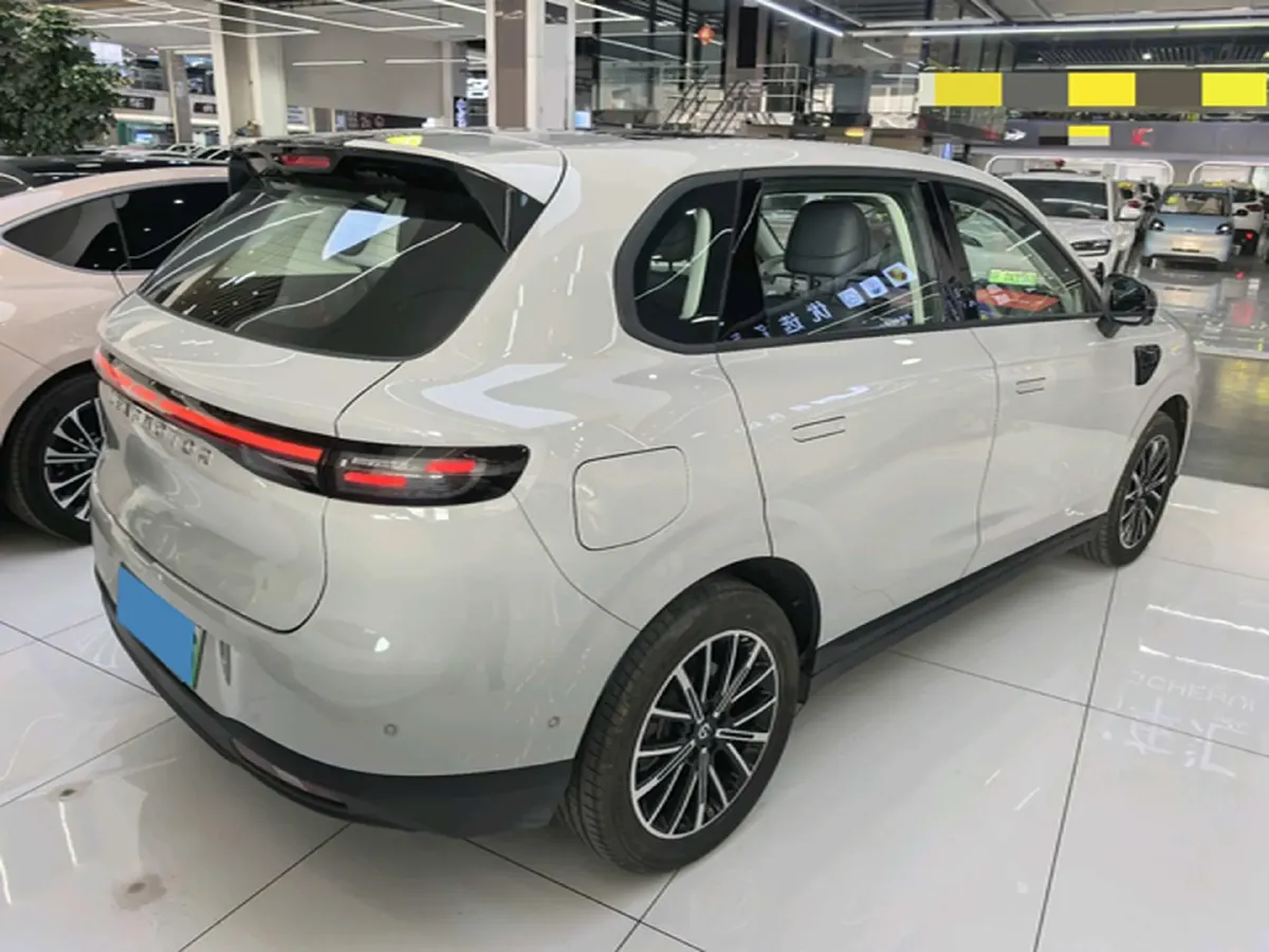 2025 Leapmotor B10 BEV 56.2KWH,autocango,china used car exporter,china ev exporter,chinese used car exporter,chinese used ev exporter