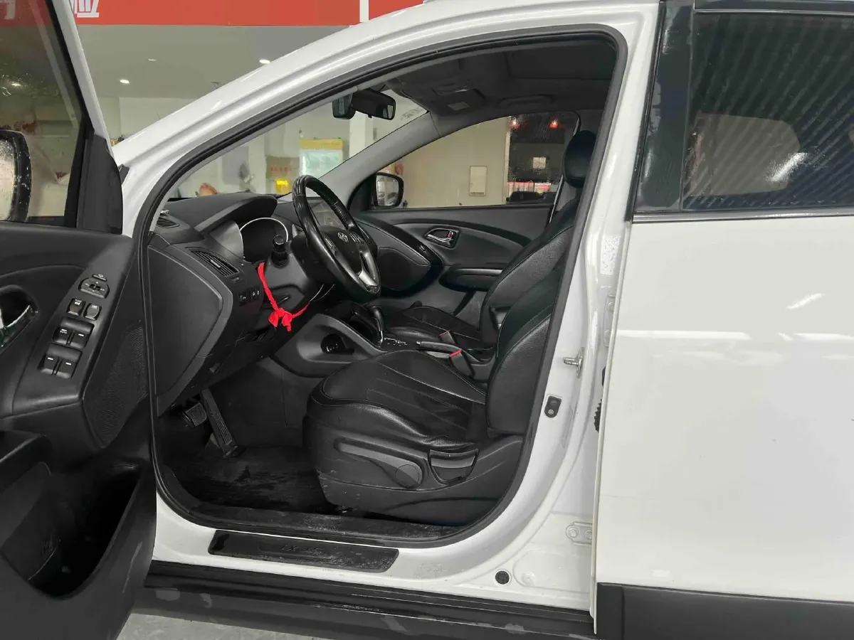 2015 Hyundai ix35 2.0L 165HP L4 6AT,autocango,china used car exporter,china ev exporter,chinese used car exporter,chinese used ev exporter