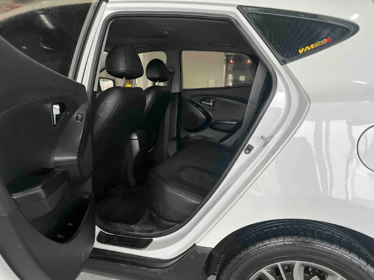 2015 Hyundai ix35 2.0L 165HP L4 6AT,autocango,china used car exporter,china ev exporter,chinese used car exporter,chinese used ev exporter